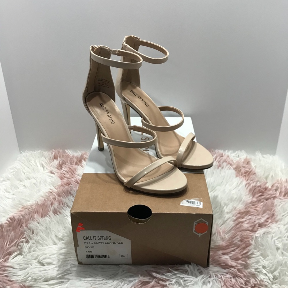 💐 Beautiful Call It Spring Sandals 💐